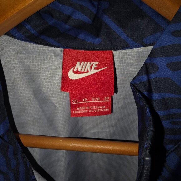 Nike 1/4 Zip Packable Woman's Jacket Windbreaker Size XS - Picture 4 of 9